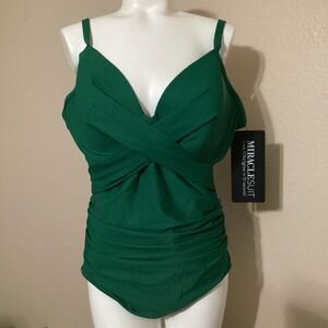 NWT MIRACLESUIT  Women's Amarna Captivate One Piece Swimsuit Green Size US 16
